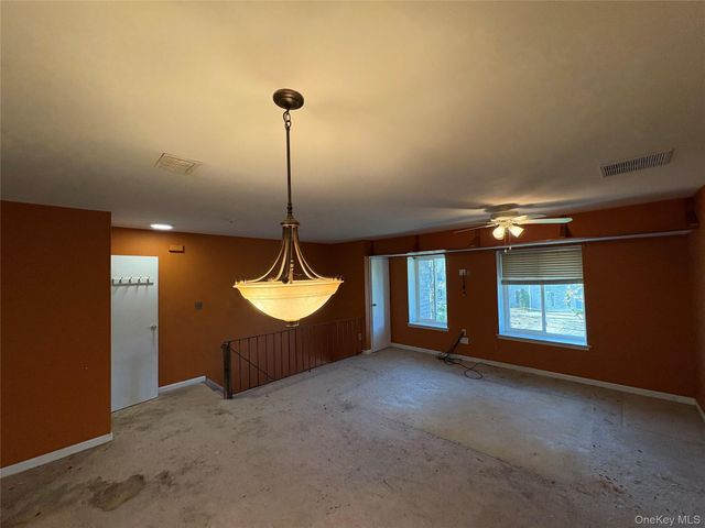 10 Aspen Court 0, Coram, NY 11727