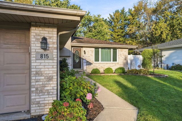 815 Pine Needle Lane, Joliet, IL 60432
