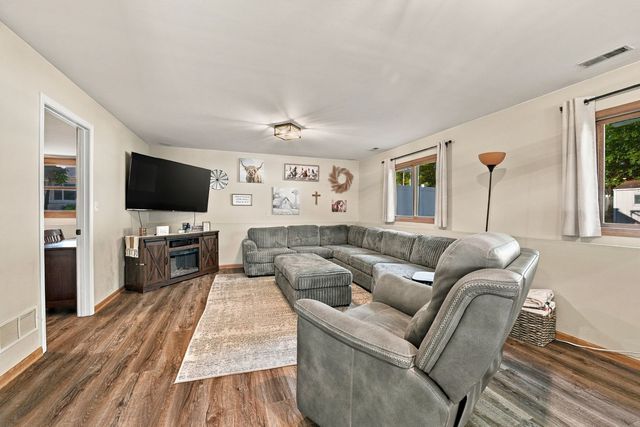 815 Pine Needle Lane, Joliet, IL 60432
