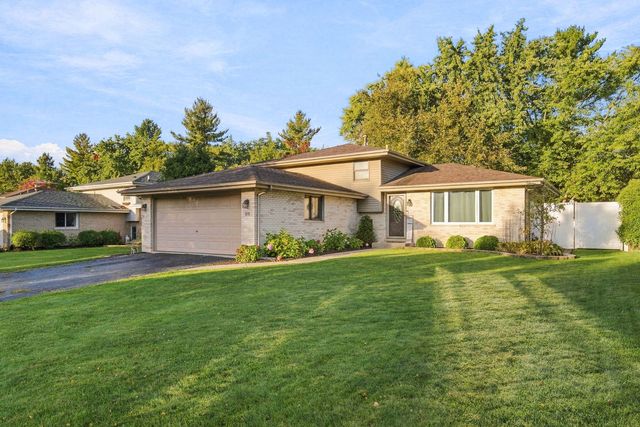 815 Pine Needle Lane, Joliet, IL 60432