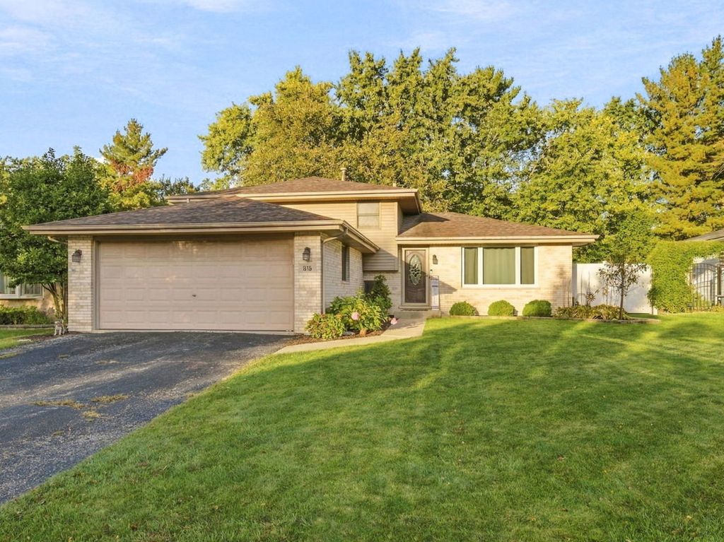 815 Pine Needle Lane, Joliet, IL 60432