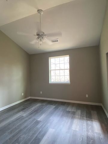 1305 West Villa Maria Road D202, Bryan, TX 77801