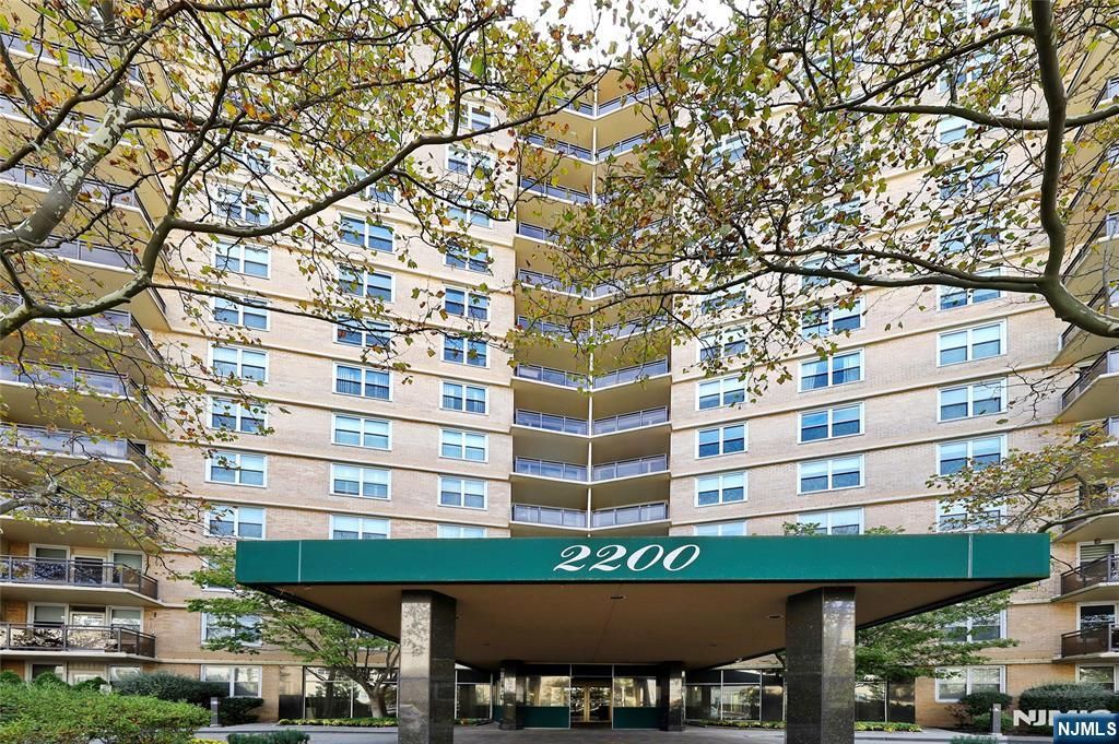 2200 N Central Road 10 J, Fort Lee, NJ 07024