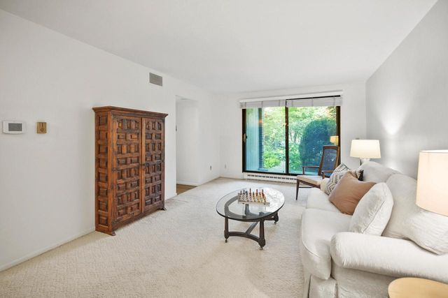 425 W Willow COURT #101, Fox Point, WI 53217