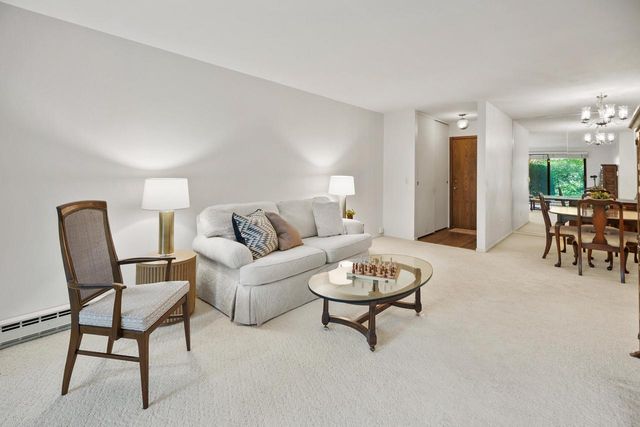 425 W Willow COURT #101, Fox Point, WI 53217