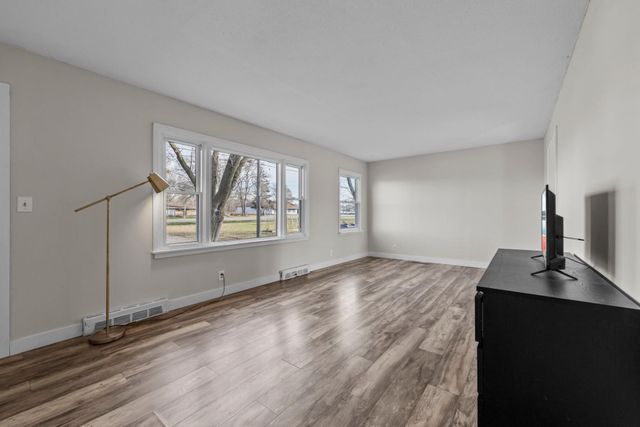 20867 Chippendale Avenue W, Farmington, MN 55024