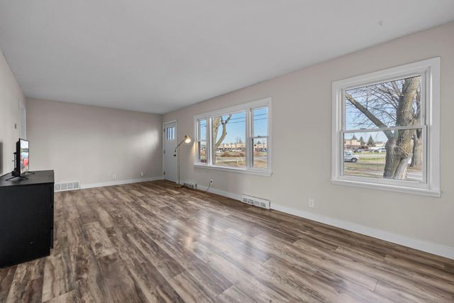 20867 Chippendale Avenue W, Farmington, MN 55024