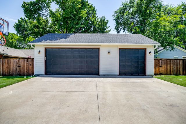 417 E Avenue F, Midlothian, TX 76065