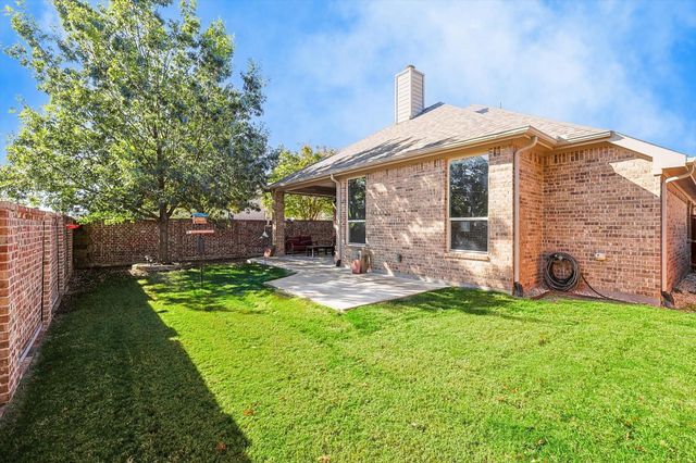 8729 James Drive, Lantana, TX 76226