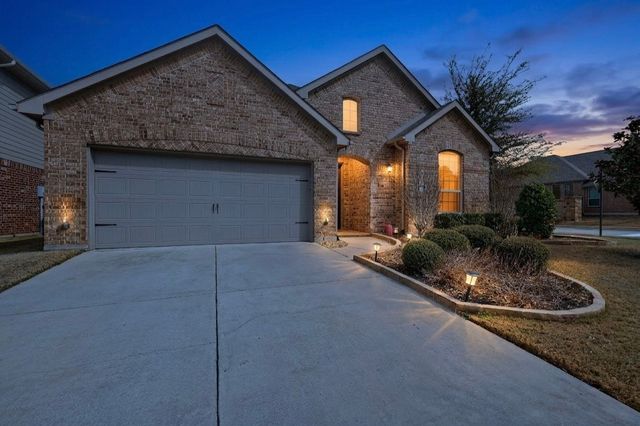 8729 James Drive, Lantana, TX 76226