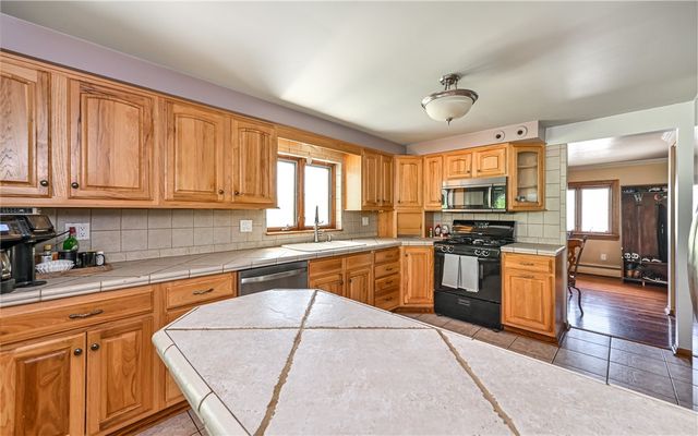 3118 Haberlein Rd, Hampton, PA 15044