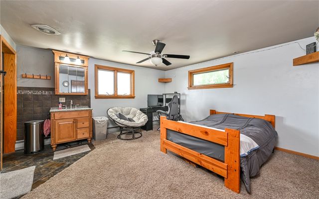 3118 Haberlein Rd, Hampton, PA 15044