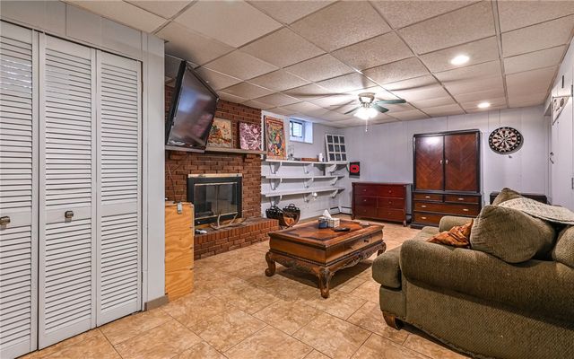 3118 Haberlein Rd, Hampton, PA 15044