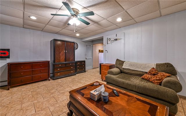 3118 Haberlein Rd, Hampton, PA 15044