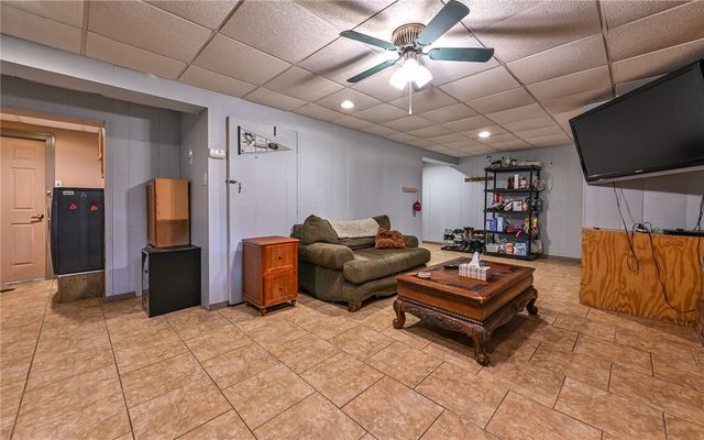 3118 Haberlein Rd, Hampton, PA 15044
