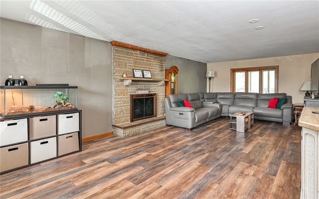 3118 Haberlein Rd, Hampton, PA 15044