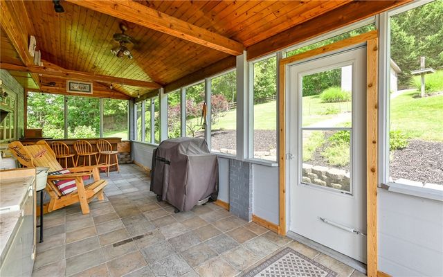 3118 Haberlein Rd, Hampton, PA 15044