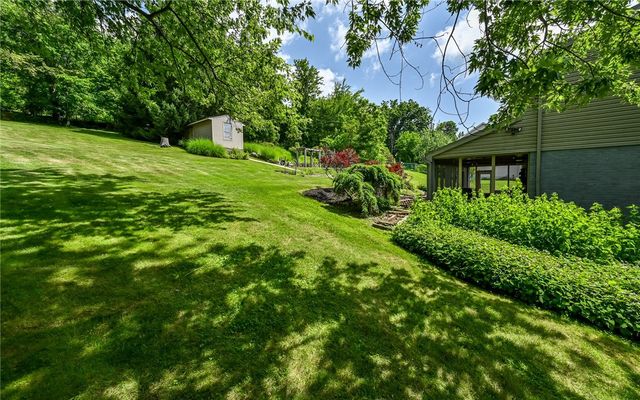 3118 Haberlein Rd, Hampton, PA 15044