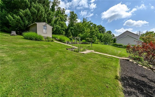 3118 Haberlein Rd, Hampton, PA 15044