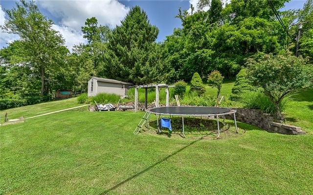 3118 Haberlein Rd, Hampton, PA 15044