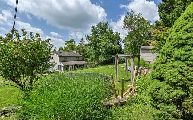 3118 Haberlein Rd, Hampton, PA 15044