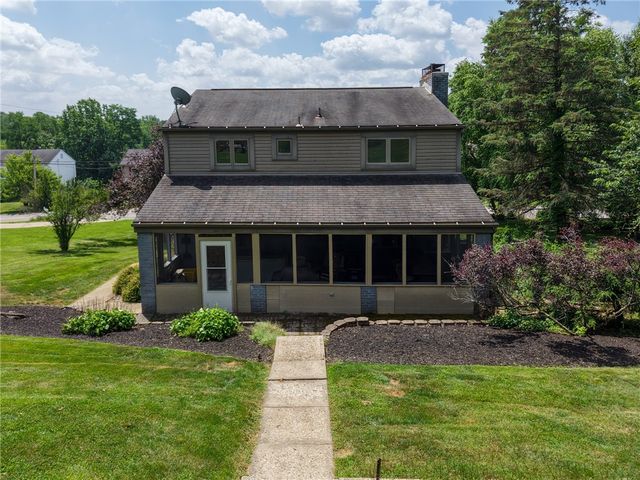 3118 Haberlein Rd, Hampton, PA 15044