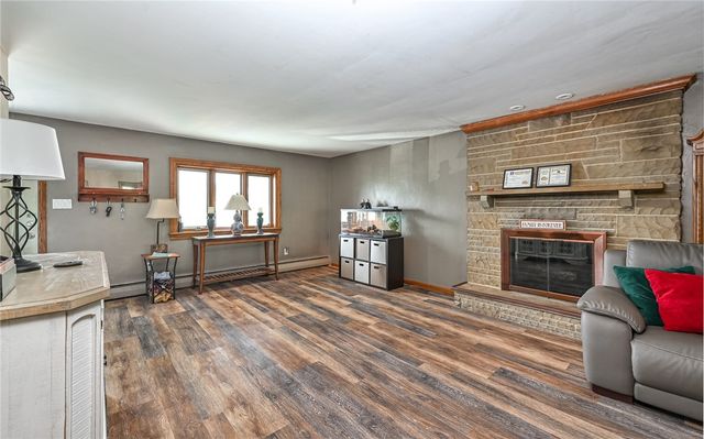 3118 Haberlein Rd, Hampton, PA 15044