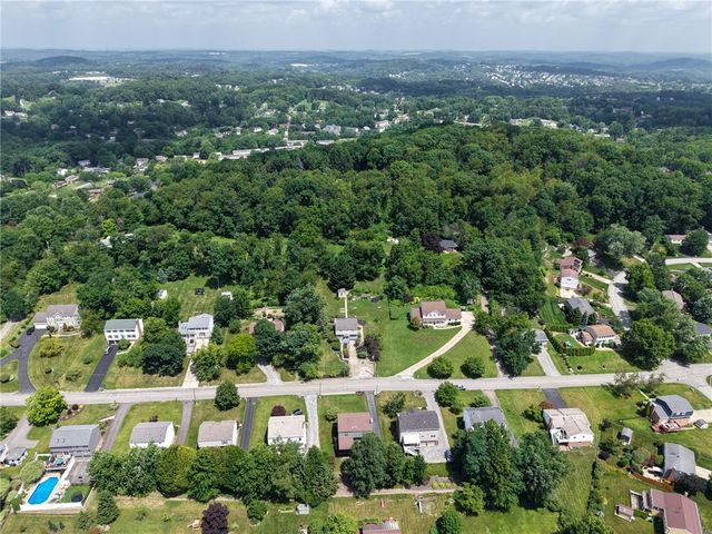 3118 Haberlein Rd, Hampton, PA 15044