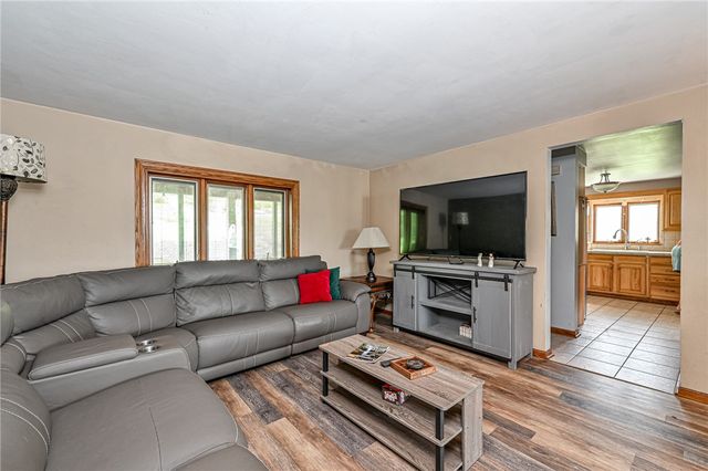 3118 Haberlein Rd, Hampton, PA 15044