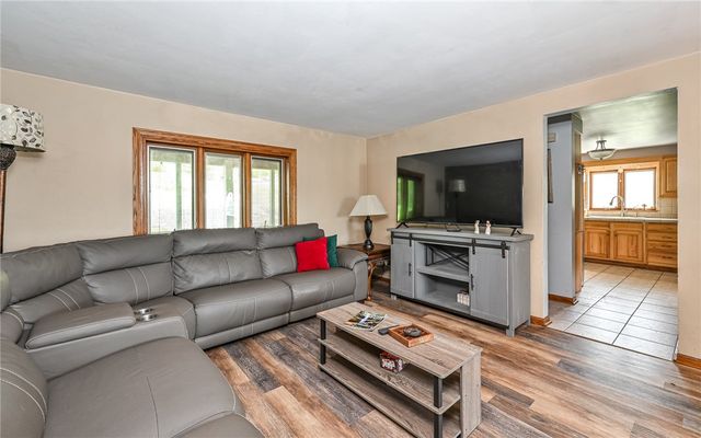 3118 Haberlein Rd, Hampton, PA 15044