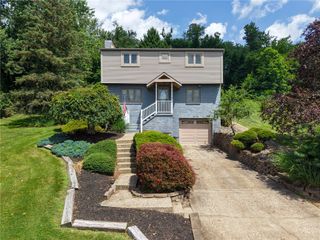 3118 Haberlein Rd, Hampton, PA 15044