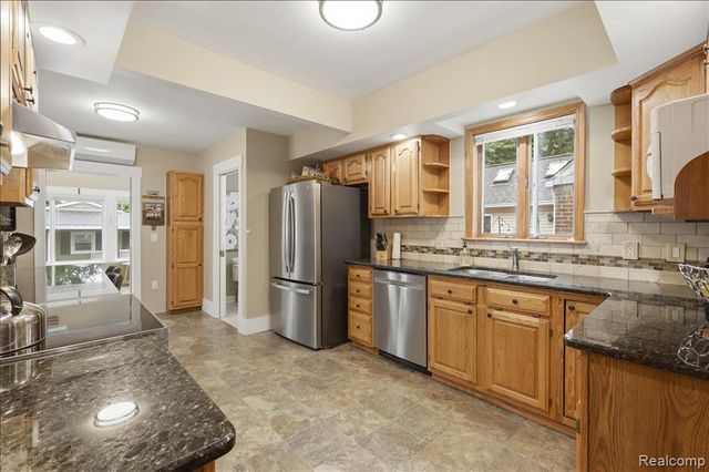 1917 Clawson Avenue, Royal Oak, MI 48073