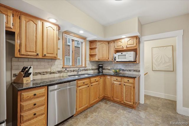 1917 Clawson Avenue, Royal Oak, MI 48073