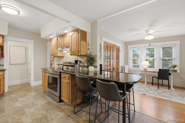 1917 Clawson Avenue, Royal Oak, MI 48073