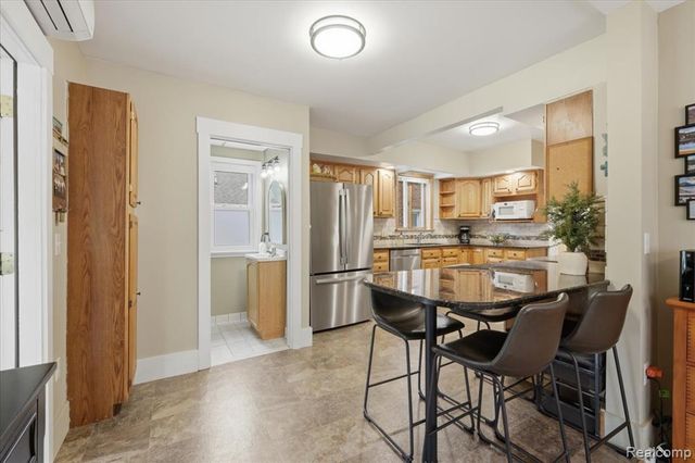 1917 Clawson Avenue, Royal Oak, MI 48073