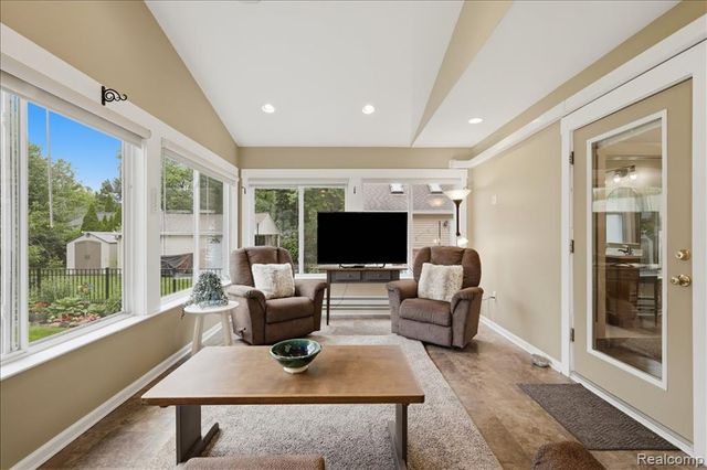 1917 Clawson Avenue, Royal Oak, MI 48073