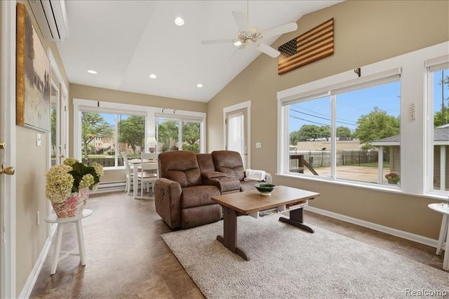1917 Clawson Avenue, Royal Oak, MI 48073