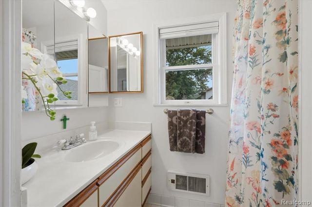1917 Clawson Avenue, Royal Oak, MI 48073