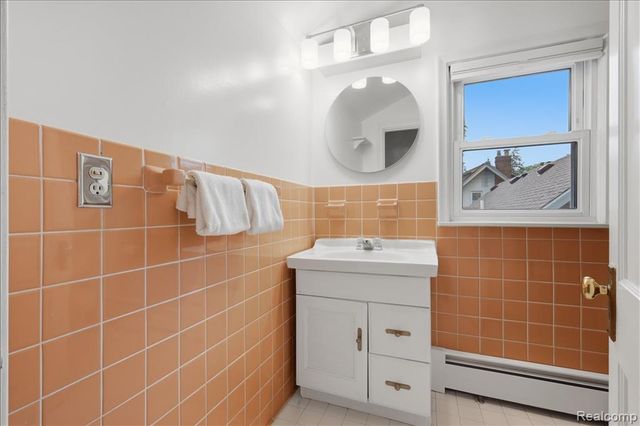 1917 Clawson Avenue, Royal Oak, MI 48073