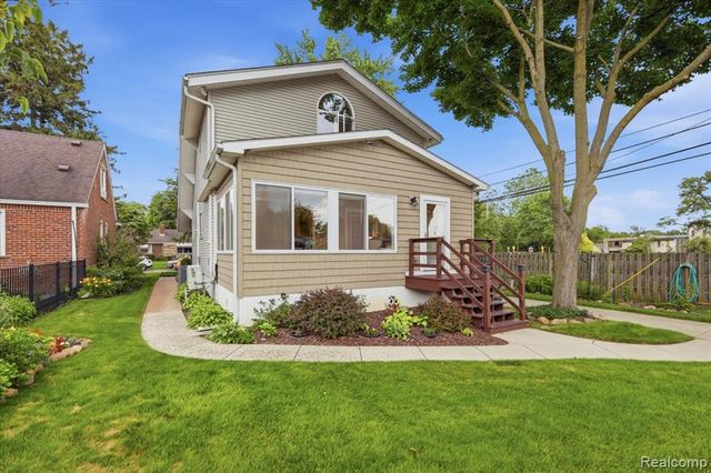 1917 Clawson Avenue, Royal Oak, MI 48073