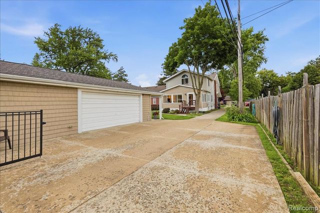 1917 Clawson Avenue, Royal Oak, MI 48073