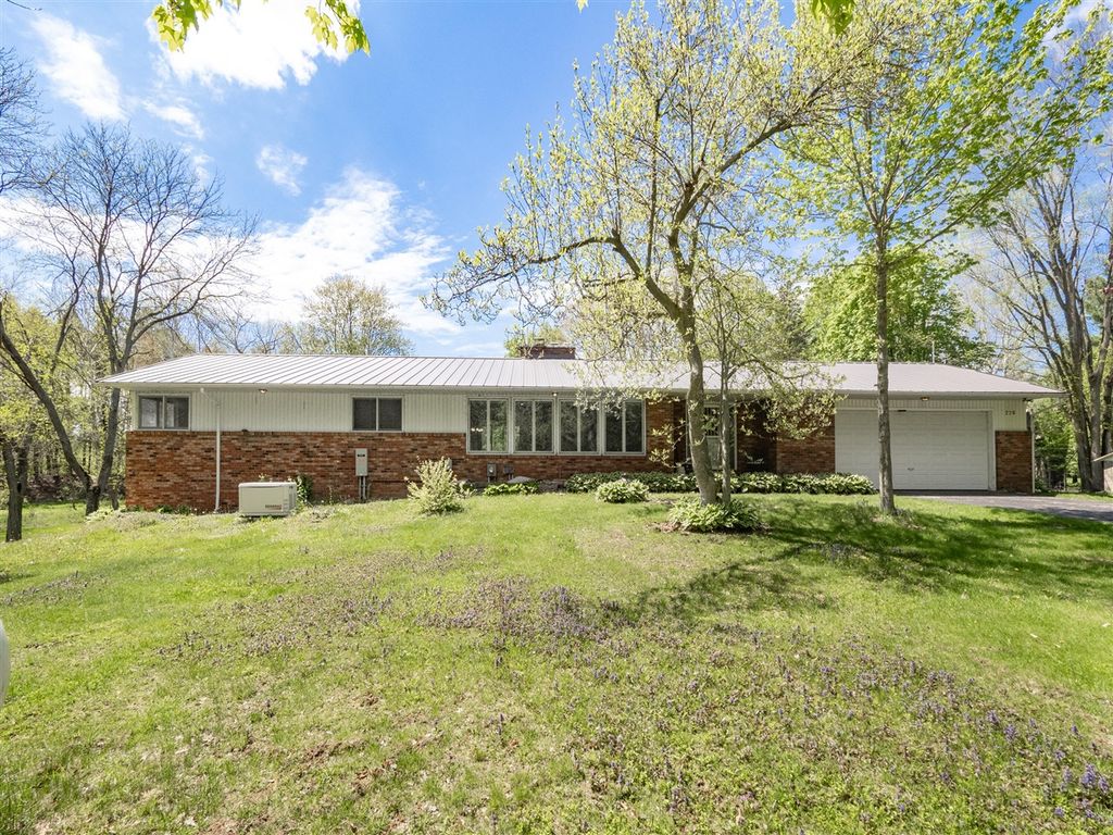 220 26th Street, Allegan, MI 49010