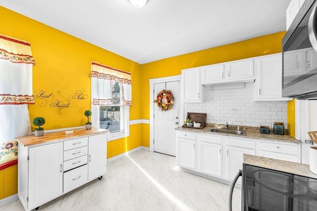 166 Westminster St, Springfield, MA 01109