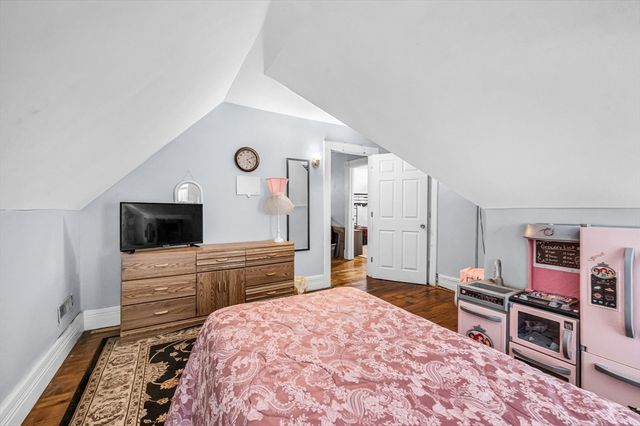 166 Westminster St, Springfield, MA 01109