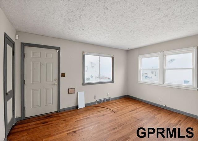 3927 Gold Street, Omaha, NE 68105