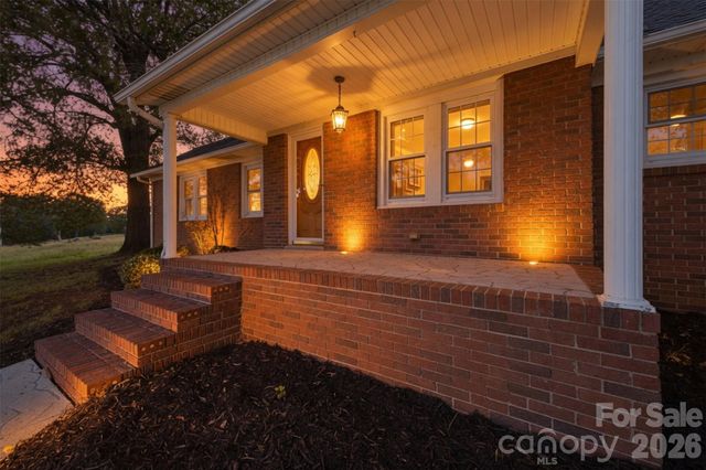 636 NC 16 Highway N, Taylorsville, NC 28681