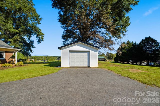 636 NC 16 Highway N, Taylorsville, NC 28681