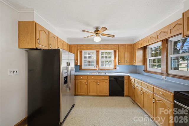 636 NC 16 Highway N, Taylorsville, NC 28681