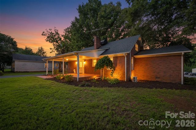 636 NC 16 Highway N, Taylorsville, NC 28681
