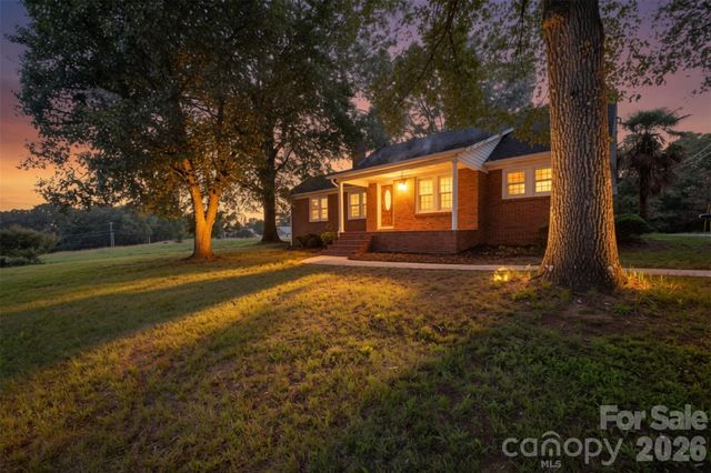 636 NC 16 Highway N, Taylorsville, NC 28681